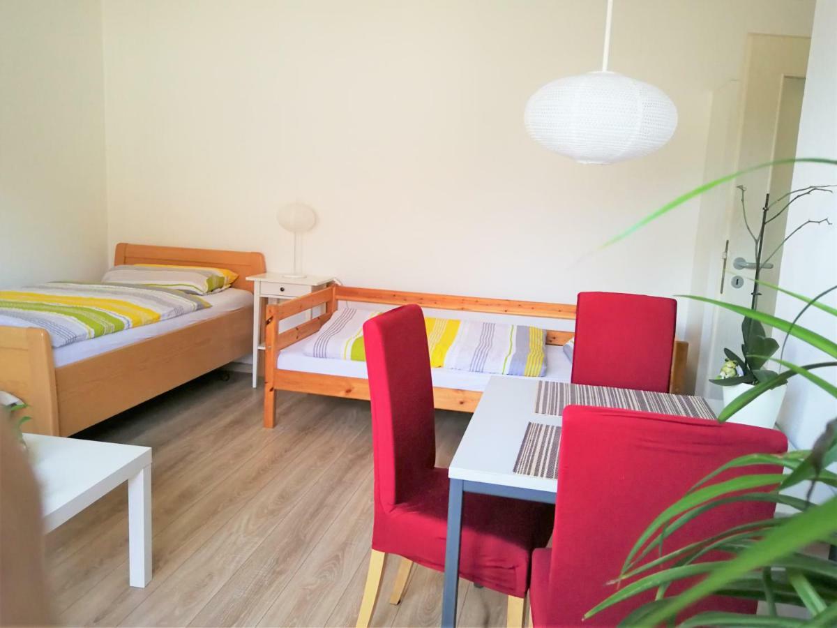 Apartment Quiet City-apt, 4min City-center, 18min Fair Nürnberg!!!